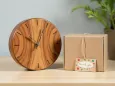ساعت چوبی برای هدیه؛ معرفی انواع ساعت چوبی دست‌ساز و سفارشی